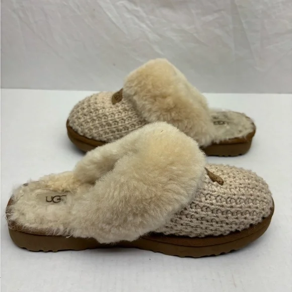 Ugg slippers women’s SZ 9 - Picture 3 of 7